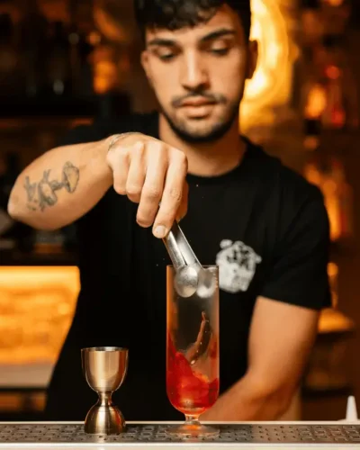 Molecular experience: a arte da coquetelaria personalizada